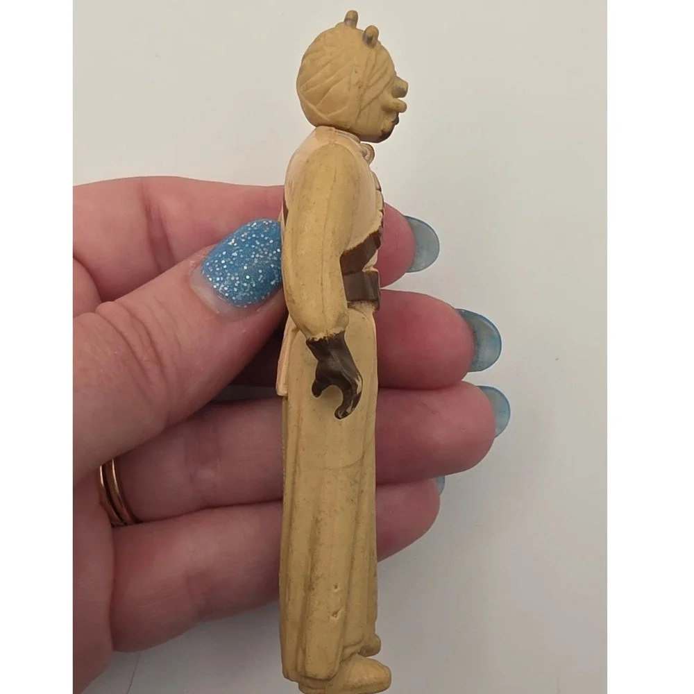 Kenner Action Figure 3.75in Tan Fair 1977 Tusken Raider GMFGI Vintage Toy